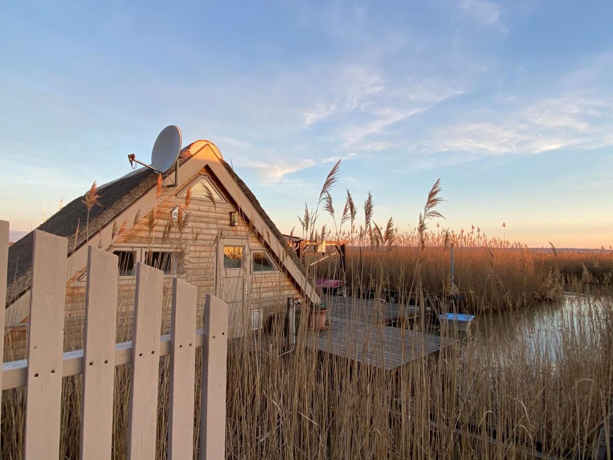 Pfahlbau Neusiedlersee - Waterfront - Erste Reihe รุสท์ ภายนอก รูปภาพ